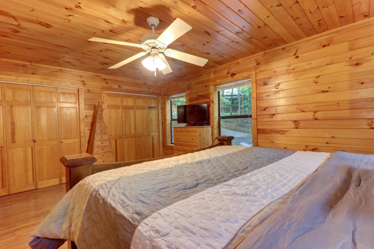 Friendly Bear Cabin Pigeon Forge Extérieur photo