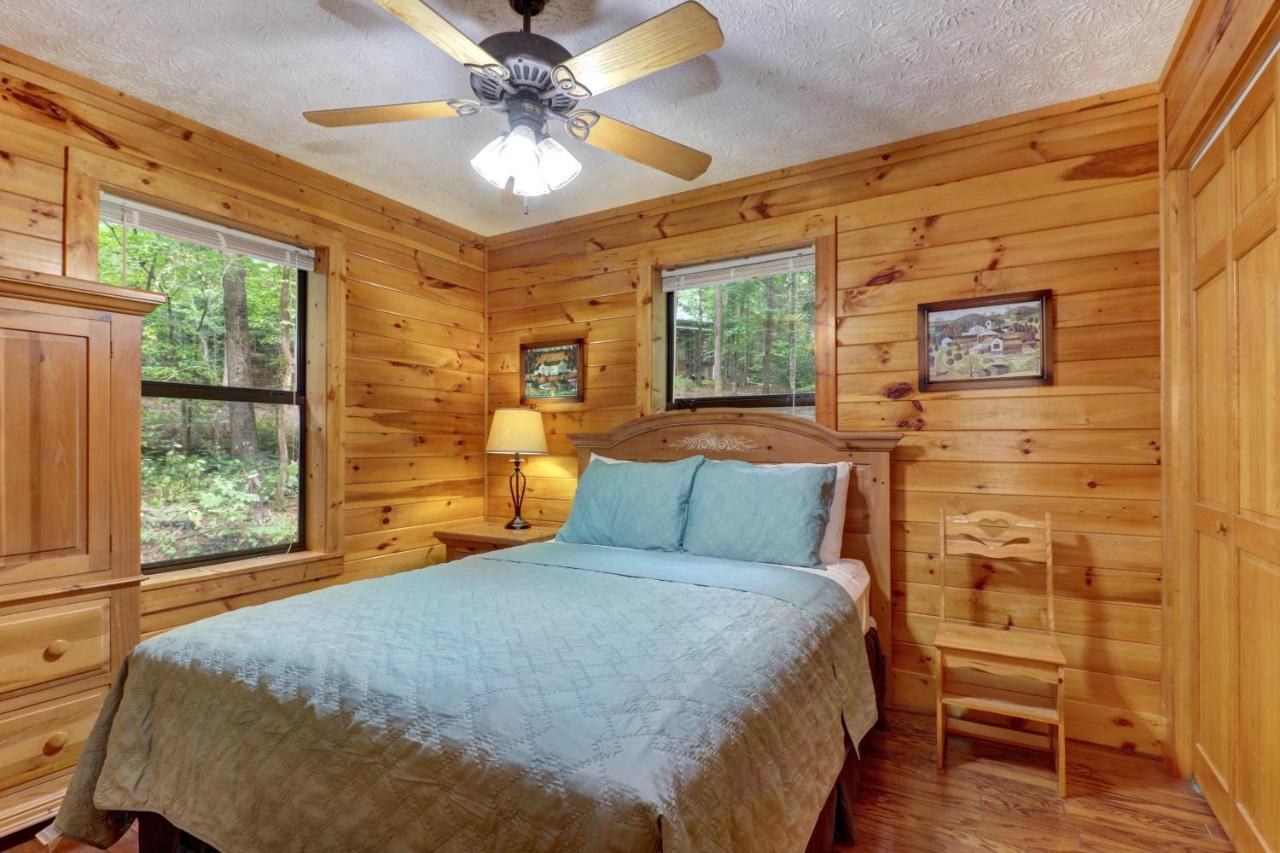 Friendly Bear Cabin Pigeon Forge Extérieur photo