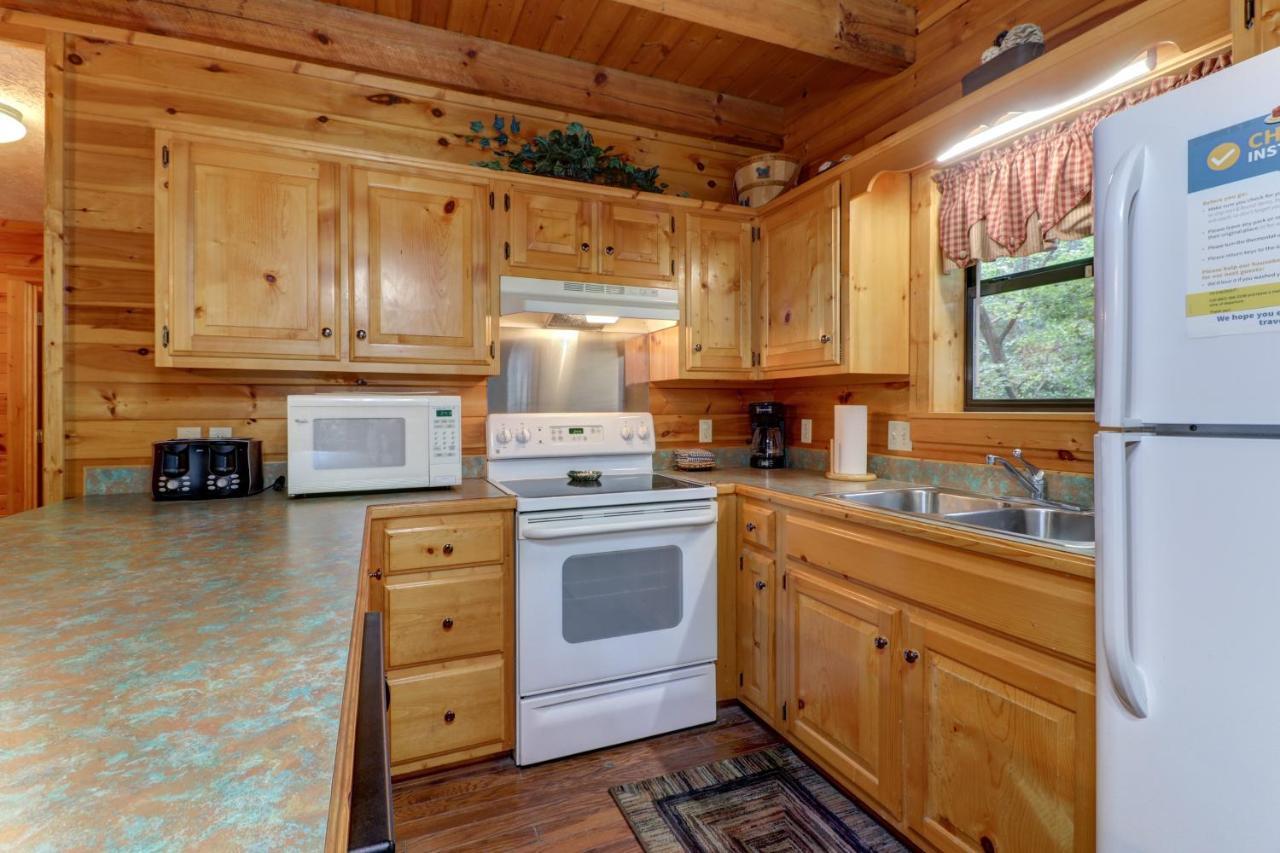 Friendly Bear Cabin Pigeon Forge Extérieur photo